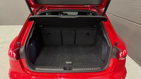 Car image 32