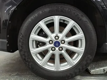 Car image 24