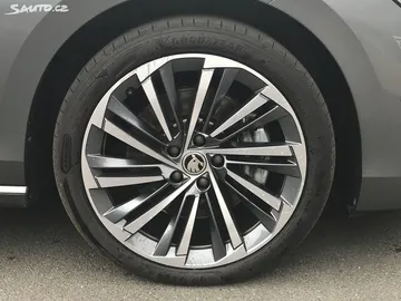 Car image 38