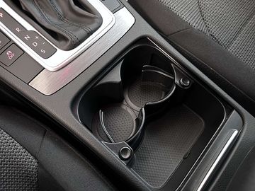 Car image 30