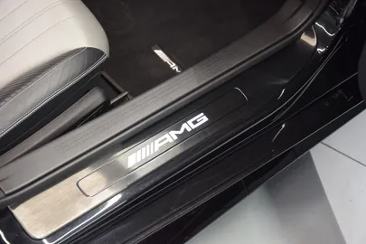 Car image 28