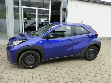 Car image 5
