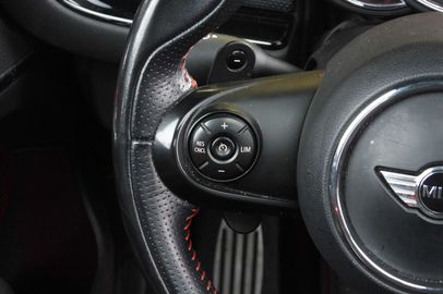 Car image 33