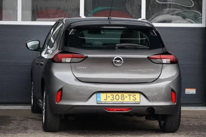 Car image 30