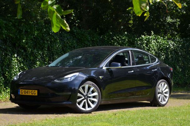 Tesla Model 3 Long Range AWD 258 kW image number 17