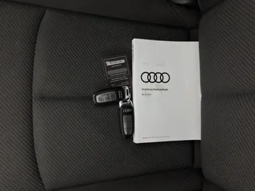 Car image 28