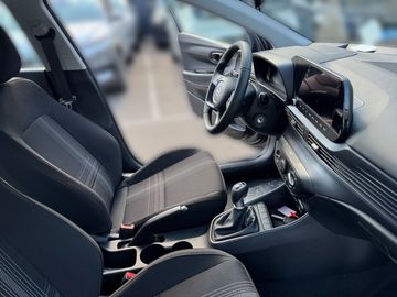 Car image 11