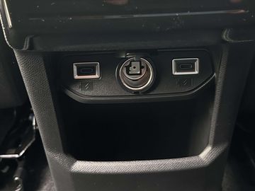 Car image 36