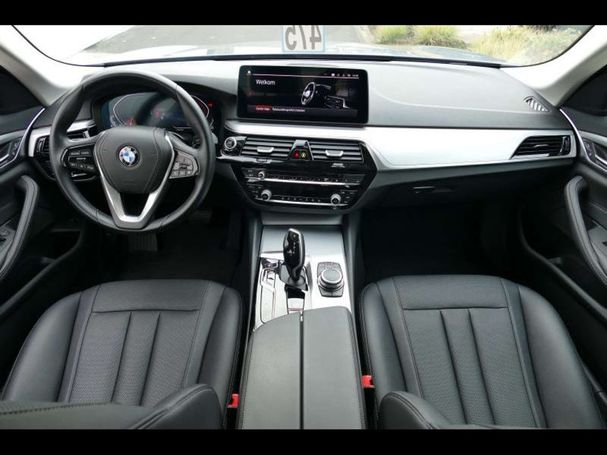 BMW 520i 120 kW image number 6