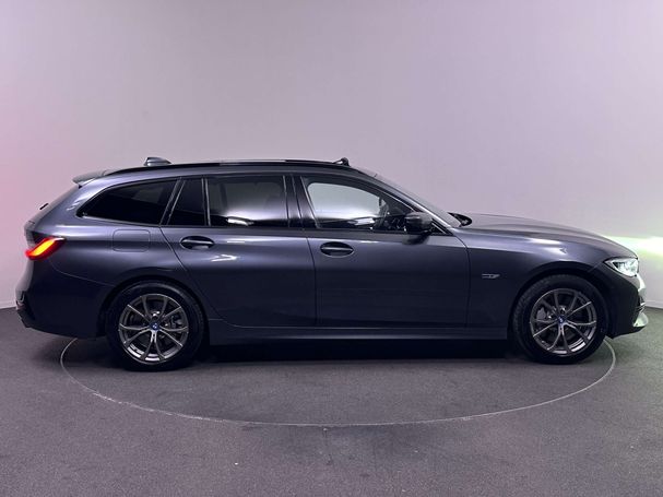 BMW 330e Touring Sport Line 216 kW image number 12