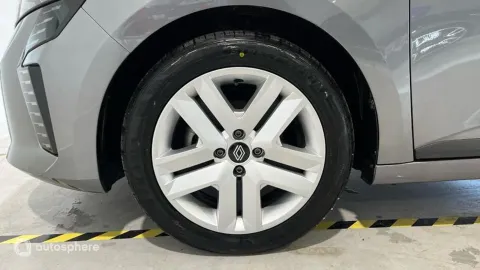 Car image 20