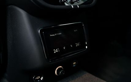 Car image 24