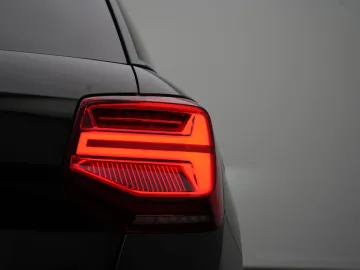 Car image 40