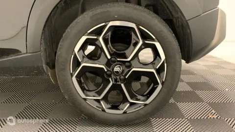 Car image 20
