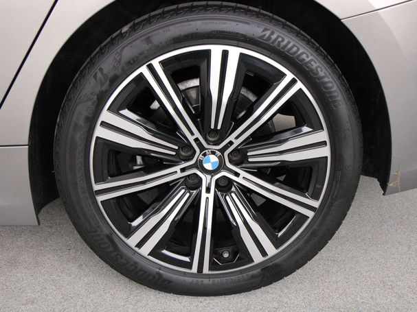 BMW 320i 135 kW image number 18