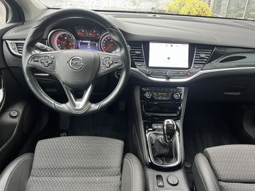 Car image 10