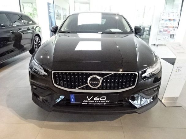 Volvo V60 Cross Country AWD B4 145 kW image number 6