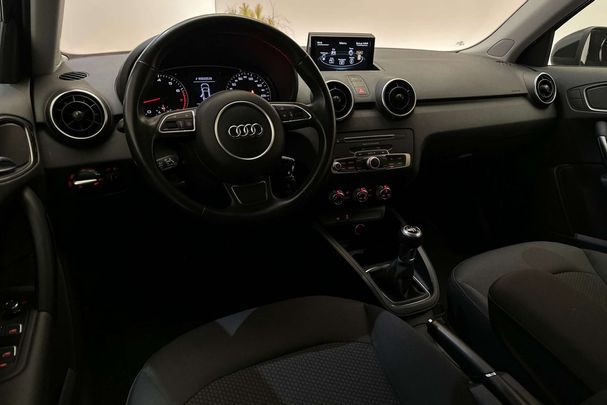 Audi A1 1.0 TFSI S-line Sportback 70 kW image number 3