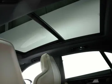 Car image 38