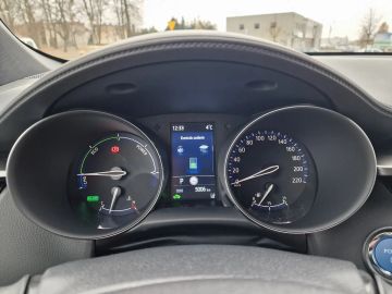 Car image 30