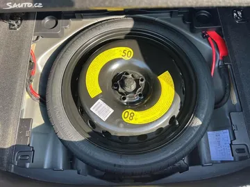 Car image 30