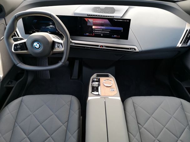 BMW iX xDrive M Sport 240 kW image number 14