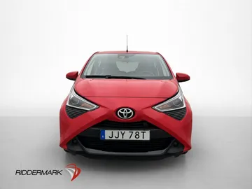 Car image 3