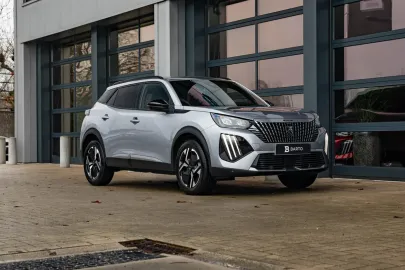Car image 2