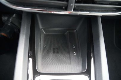 Car image 29