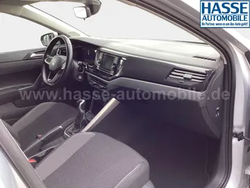 Car image 29