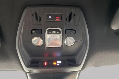 Car image 35