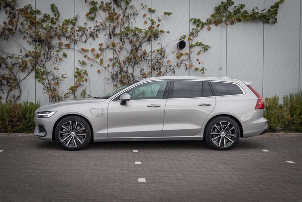 Volvo V60 T6 Recharge AWD 257 kW image number 3