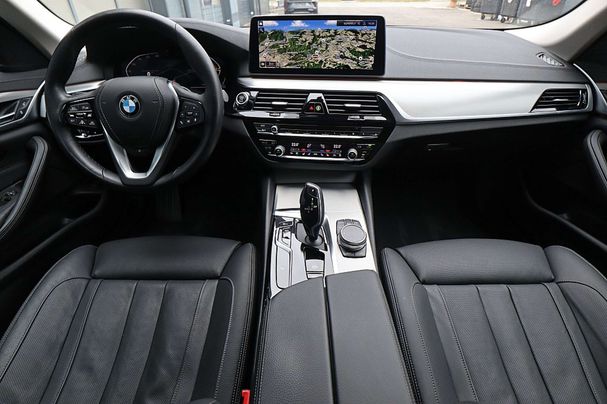 BMW 520d Touring 140 kW image number 11