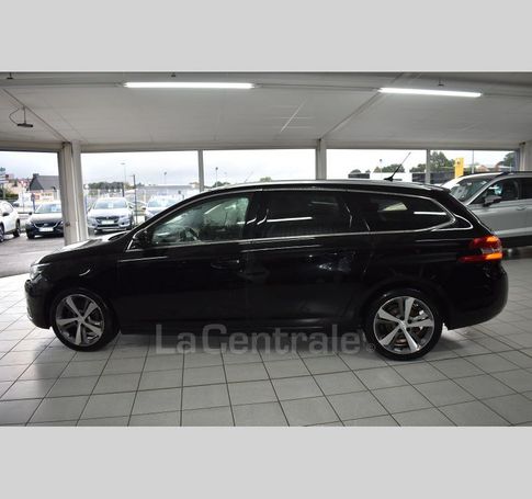 Peugeot 308 SW 1.2 PureTech 130 96 kW image number 4