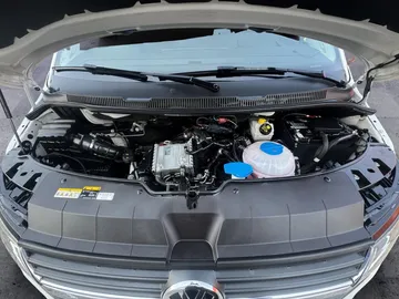 Car image 40