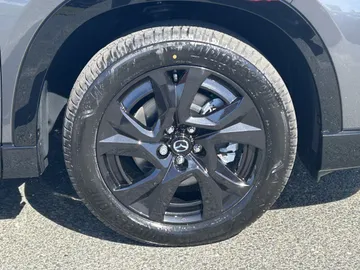 Car image 25
