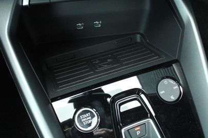 Car image 37