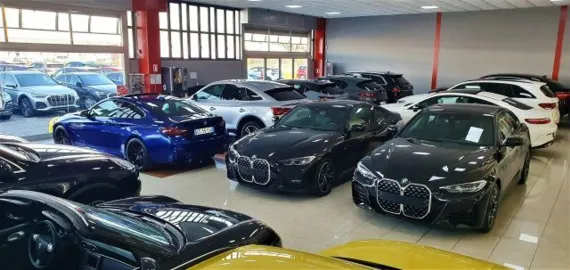 Car image 38
