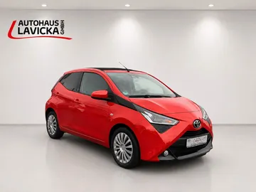 Car image 2
