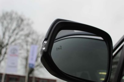 Car image 37