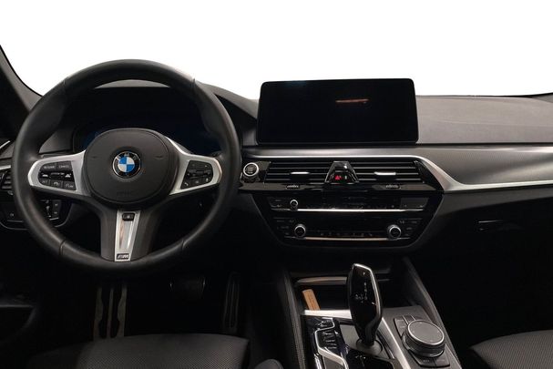 BMW 520d Touring xDrive 140 kW image number 8