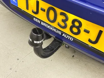 Car image 32