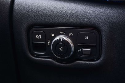 Car image 36