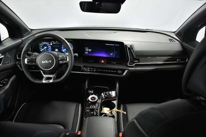 Car image 24