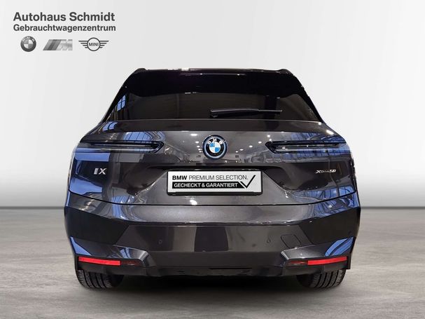 BMW iX xDrive50 385 kW image number 3