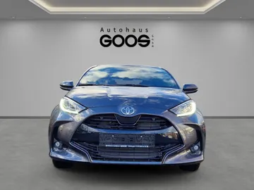 Car image 3
