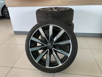 Car image 29