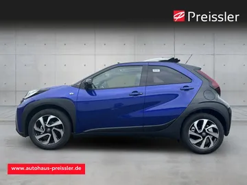 Car image 4