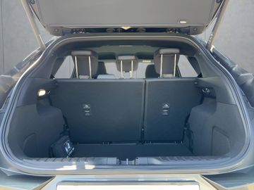 Car image 17