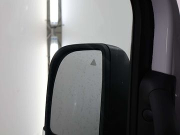 Car image 36